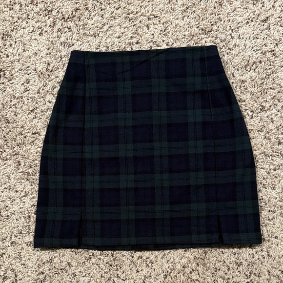 Green and navy blue plaid skirt with two slits on front sides - Picture 1 of 5